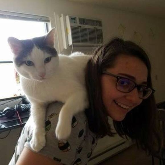 Meet your Posher, Nicole - Picture 1 of 1